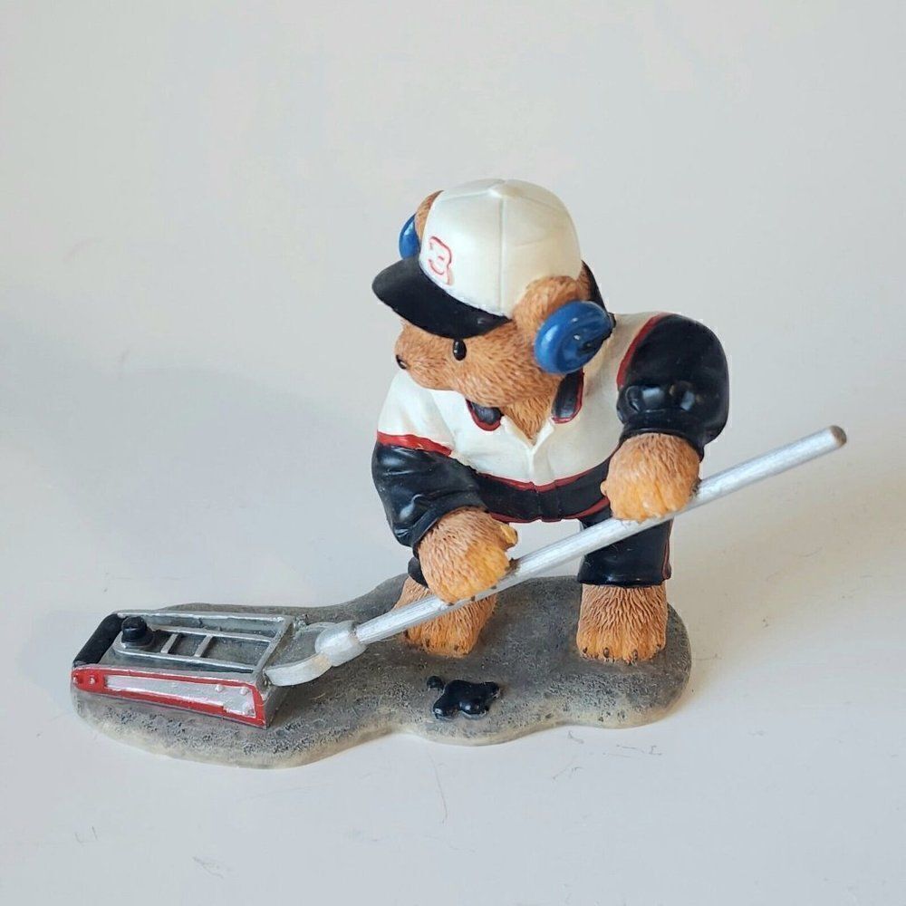 NASCAR 1999 DALE EARNHARDT Good‎ Ole Bears “Need a Lift?” Resin Figurine